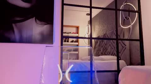 Snapshot of renata_cruz_ chatting on July 28, 2:13 pm Renata 3 online show from July 28, 2:13 pm