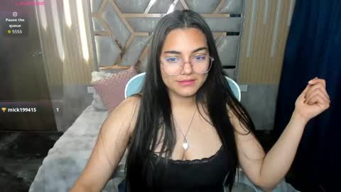 Snapshot of renata_lizcano chatting on May 29, 1:58 am renata online show from May 29, 1:58 am