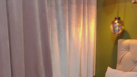 Snapshot of renata_milf_ chatting on September 21, 11:45 am renata_milf_ online show from September 21, 11:45 am