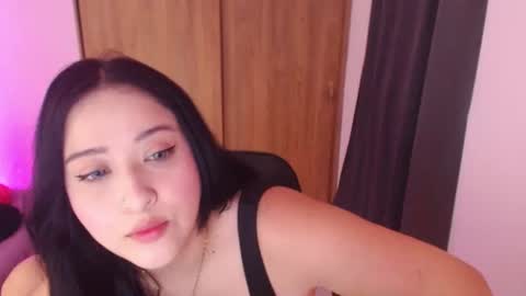 Snapshot of renata_ruiz chatting on July 8, 4:39 am online show from July 8, 4:39 am