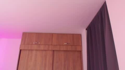Snapshot of renata_ruiz chatting on August 9, 3:23 am online show from August 9, 3:23 am