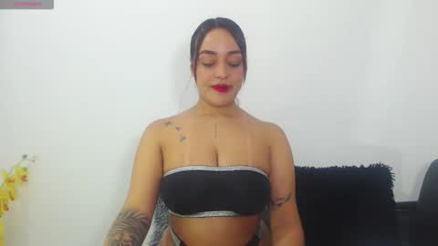 renatabrownn28 online show from May 13, 7:06 am