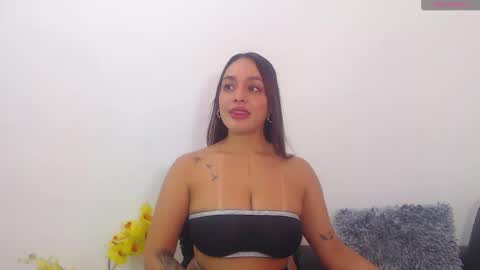 renatabrownn28 online show from June 4, 6:36 pm