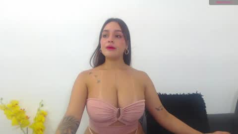 renatabrownn28 online show from June 25, 5:12 am