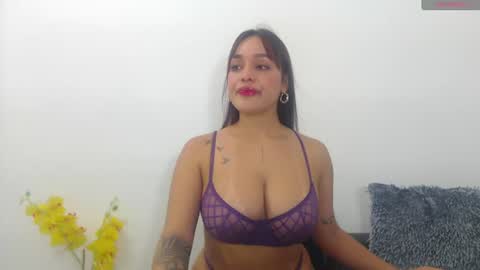 renatabrownn28 online show from June 30, 4:24 am