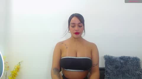 renatabrownn28 online show from July 2, 3:45 am