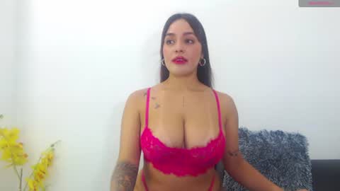 renatabrownn28 online show from July 3, 3:35 am