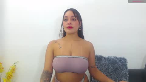 renatabrownn28 online show from July 4, 4:29 am