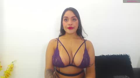 renatabrownn28 online show from July 5, 3:56 am