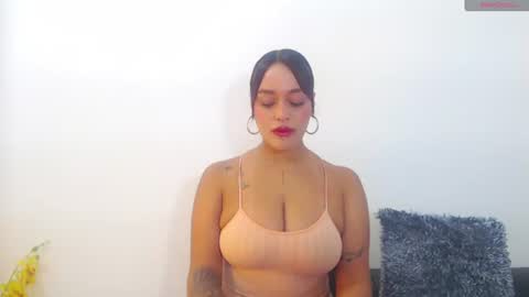 renatabrownn28 online show from July 15, 8:30 am