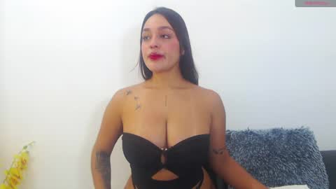 renatabrownn28 online show from July 25, 7:17 am