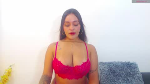 renatabrownn28 online show from July 26, 10:49 pm