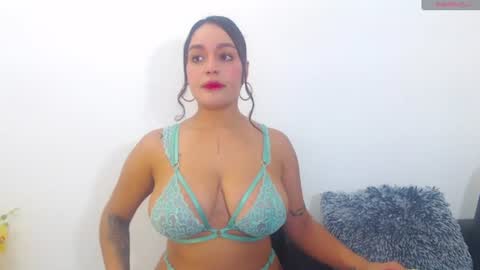 renatabrownn28 online show from July 29, 10:46 am