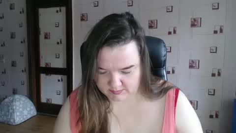 renataoia online show from December 14, 11:07 am