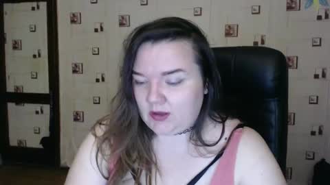 renataoia online show from December 19, 2:57 pm