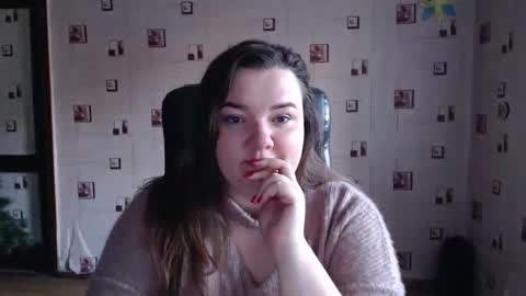 renataoia online show from February 12, 2:10 pm