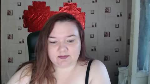 renataoia online show from September 16, 3:35 pm