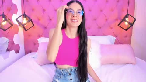 Renata Oviedo online show from April 21, 11:40 pm