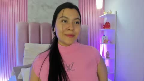 Snapshot of renatapeach chatting on August 3, 11:59 am RenataPeach online show from August 3, 11:59 am