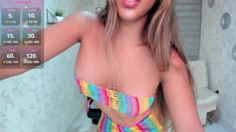 Snapshot of renatareyes chatting on September 19, 1:40 am Renata Reyes online show from September 19, 1:40 am