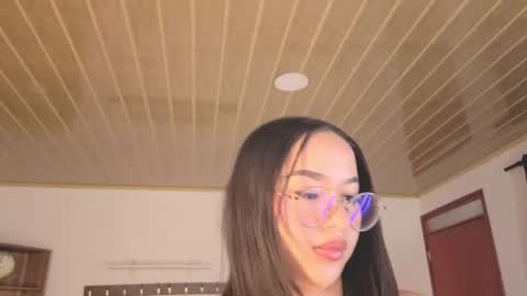 renaxi_smith online show from June 28, 7:53 pm