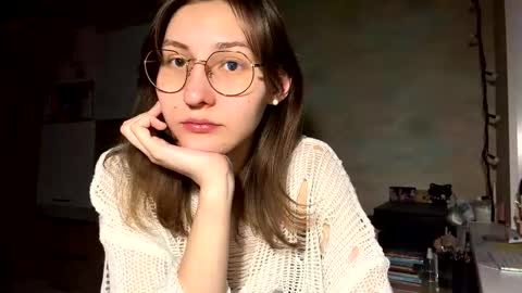 Mia online show from February 7, 4:33 pm