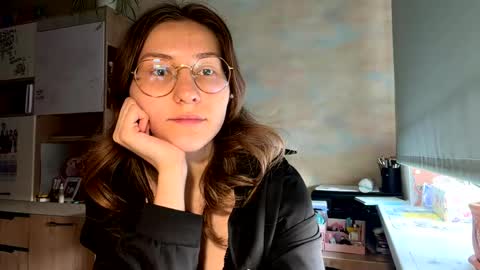 Mia online show from May 3, 3:07 pm