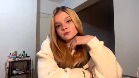 Snapshot of rendabecnel chatting on February 6, 12:59 am Tiffany online show from February 6, 12:59 am