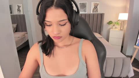 Renee Shelby online show from December 9, 11:56 pm