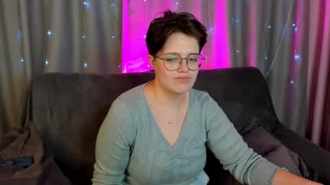 renee_turner online show from December 28, 7:33 am