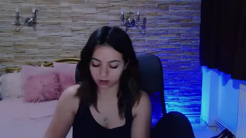 renesmesweet online show from December 15, 3:31 pm