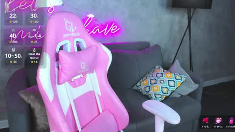 Snapshot of renesmy_black chatting on June 17, 12:13 am Renesmy online show from June 17, 12:13 am