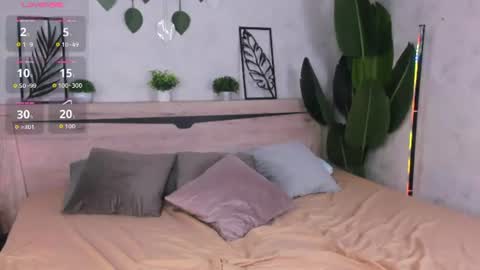 Snapshot of renesmy_black chatting on July 25, 12:20 am Renesmy online show from July 25, 12:20 am