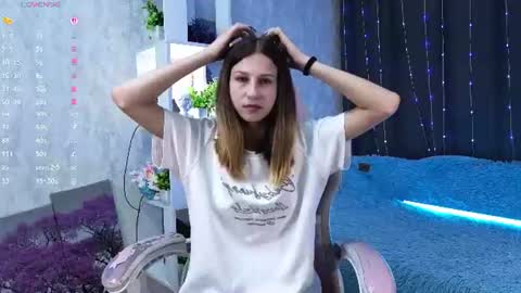 Snapshot of renettaschmeling chatting on July 1, 5:12 pm Christina online show from July 1, 5:12 pm