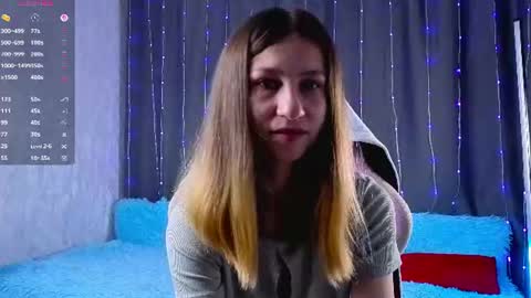 Snapshot of renettaschmeling chatting on July 9, 6:01 pm Christina online show from July 9, 6:01 pm