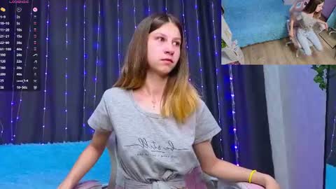 Snapshot of renettaschmeling chatting on July 21, 5:26 pm Christina online show from July 21, 5:26 pm