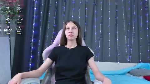 Snapshot of renettaschmeling chatting on July 27, 5:09 pm Christina online show from July 27, 5:09 pm