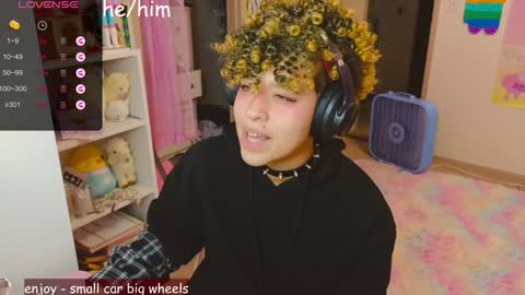 Snapshot of renpuppy chatting on December 4, 7:06 am REN online show from December 4, 7:06 am