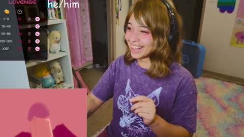 Snapshot of renpuppy chatting on December 5, 6:32 am REN online show from December 5, 6:32 am