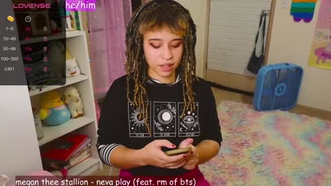 Snapshot of renpuppy chatting on January 5, 5:51 am REN online show from January 5, 5:51 am