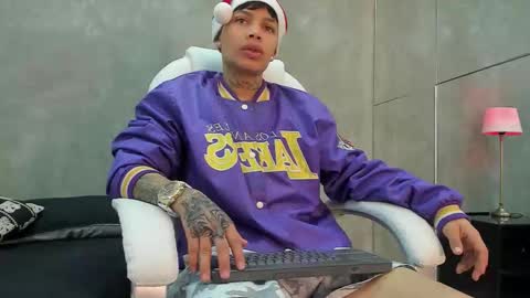 Snapshot of renzo_dogan chatting on December 5, 3:26 am Ren online show from December 5, 3:26 am