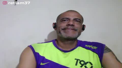 Snapshot of retlam37 chatting on June 25, 4:56 am Walter online show from June 25, 4:56 am