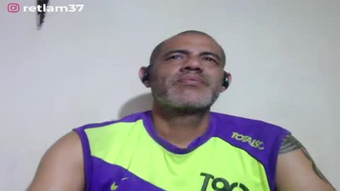 Snapshot of retlam37 chatting on August 2, 5:28 am Walter online show from August 2, 5:28 am