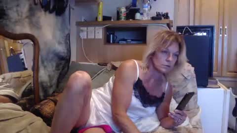 Snapshot of retro834 chatting on September 10, 8:14 am Rhett online show from September 10, 8:14 am