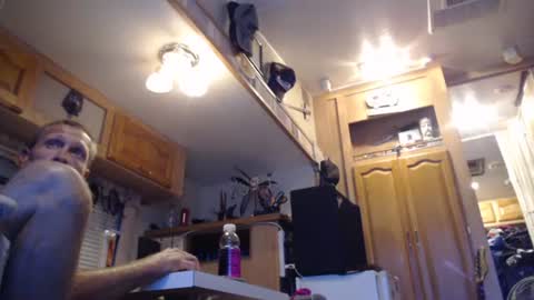 Snapshot of retro834 chatting on October 7, 9:06 am Rhett online show from October 7, 9:06 am