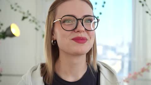 Snapshot of rettazuziak chatting on November 17, 5:35 am Sofia online show from November 17, 5:35 am