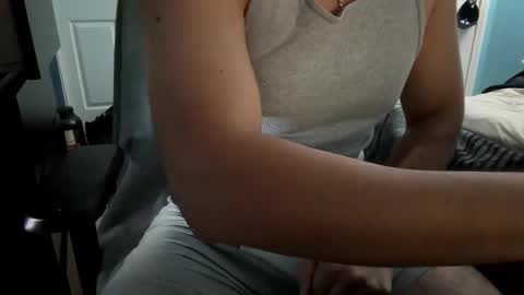 Snapshot of rev4747 chatting on October 10, 4:00 am rev4747 online show from October 10, 4:00 am