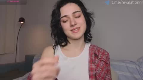 Ewiwi online show from March 3, 4:46 pm