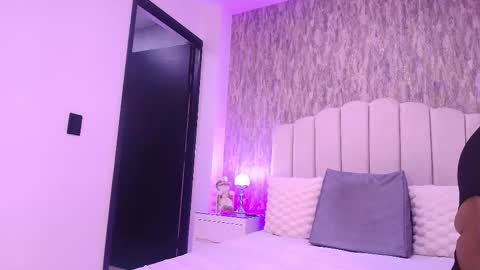 REVEN online show from November 25, 3:06 am