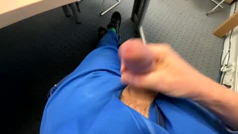 Snapshot of revilo1165 chatting on December 7, 2:13 pm revilo1165 online show from December 7, 2:13 pm